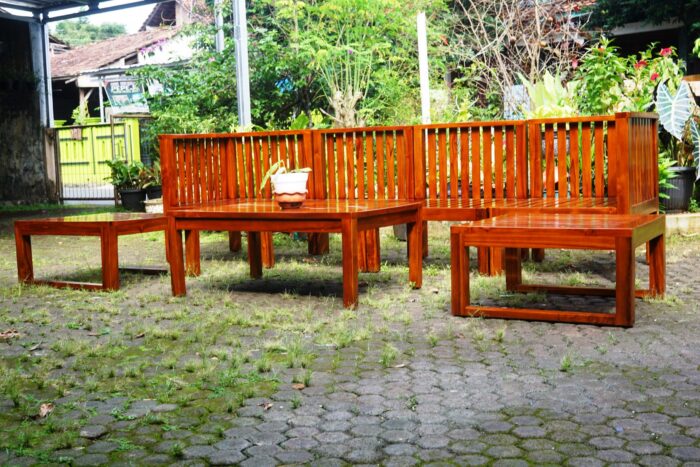 sofa outdoor piethrough