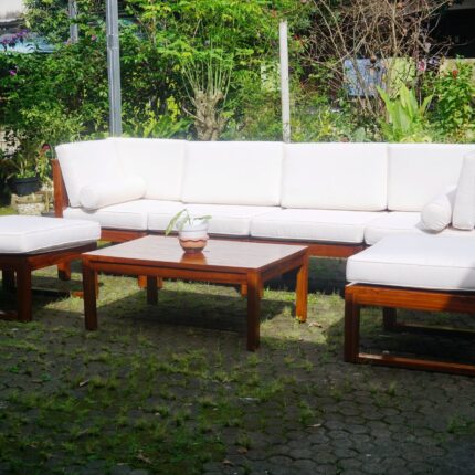 sofa outdoor piethrough