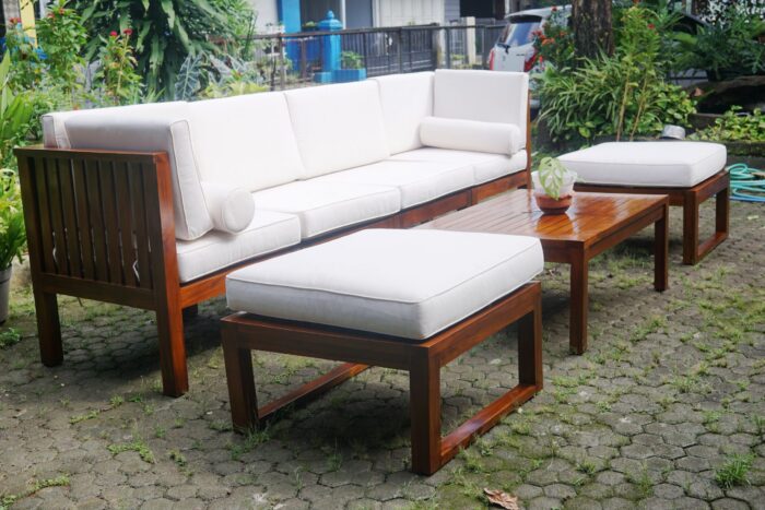 sofa outdoor piethrough