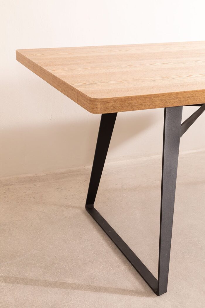 Eugino table