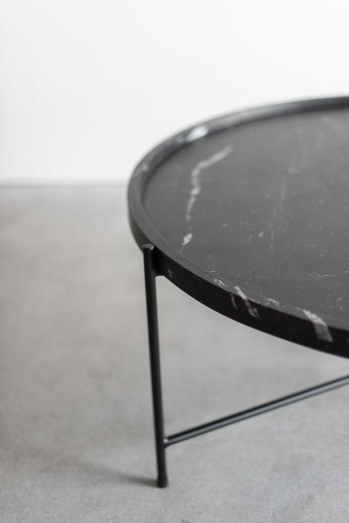 Riquina Table