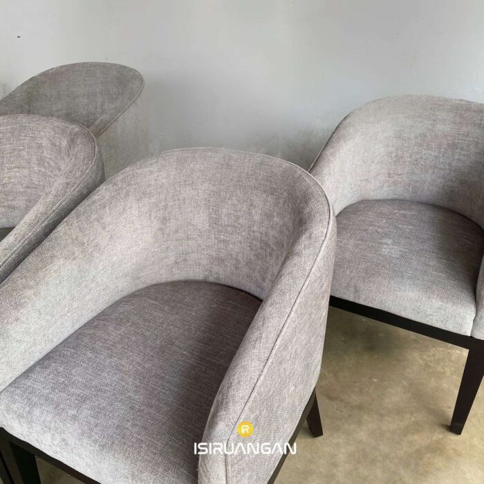 Armchair Lily