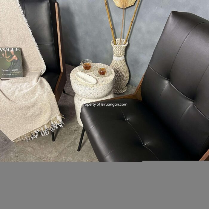 Lounge Chair Middle